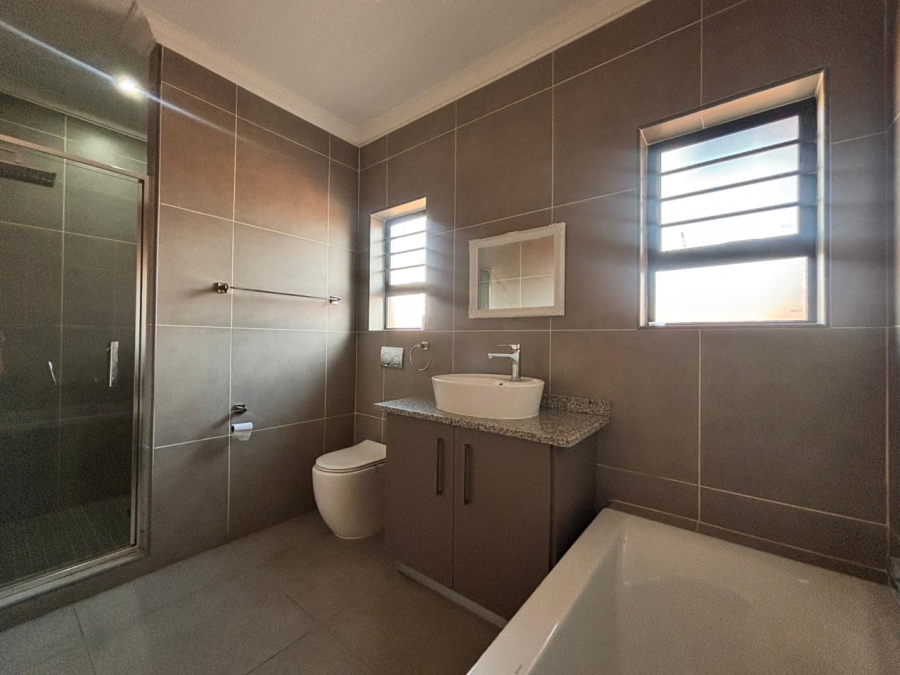 3 Bedroom Property for Sale in Van Der Hoff Park North West